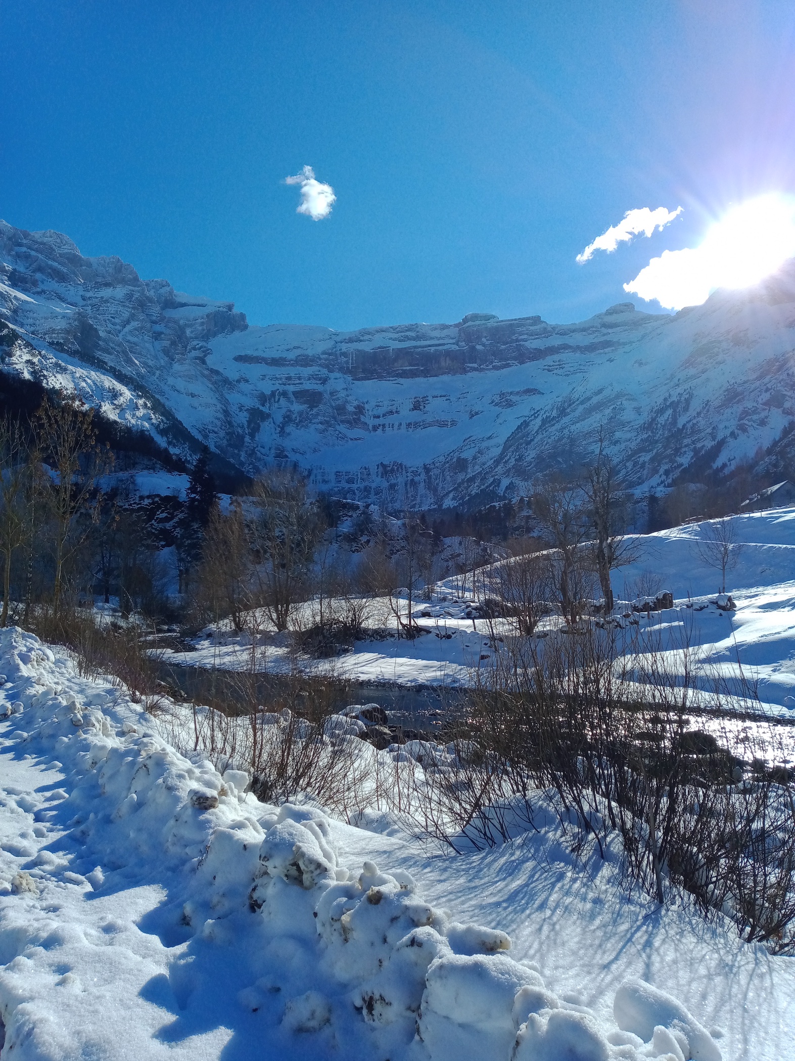 Soleil et Neige....Splendide Cirque de Gavarnie....